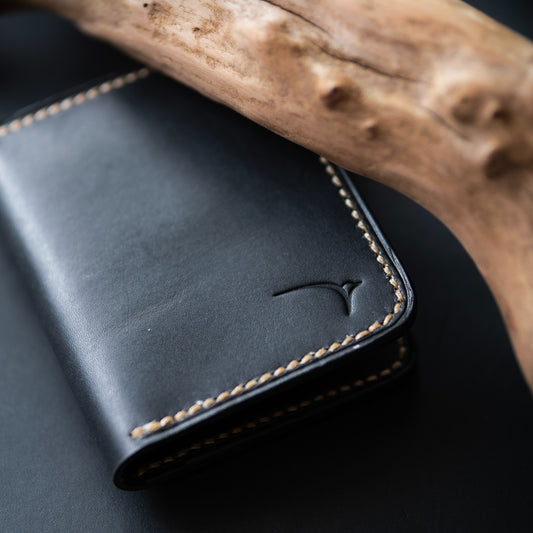Wren Indian handmade and handstitched full-grain leather minimalist card holder wallet in black closed